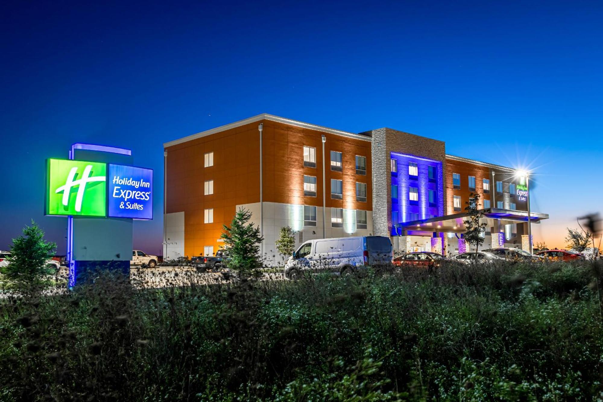 Holiday Inn Express & Suites - Rantoul By Ihg Exteriér fotografie